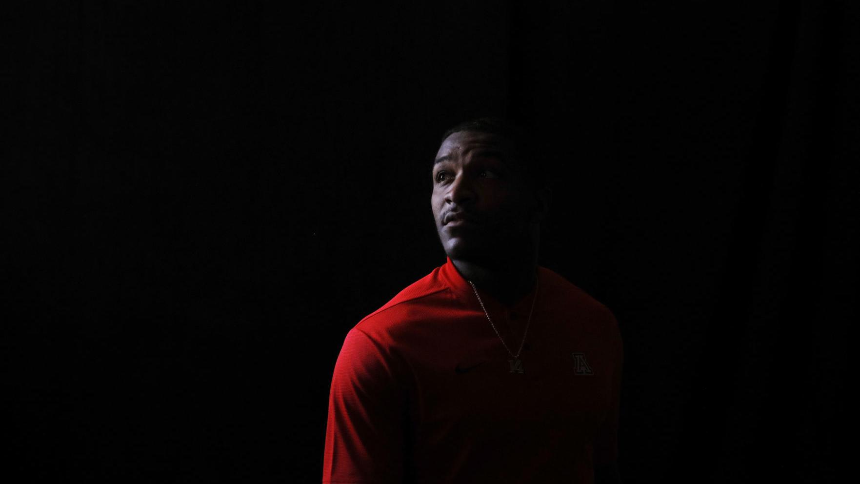 At Pac-12 Media Day, Arizona's Khalil Tate deals with spotlight, 鈥榥oise鈥 and a mini-controversy